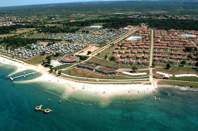 Lux Camp - Mobile Homes In Bi Village Fažana Eksteriør bilde