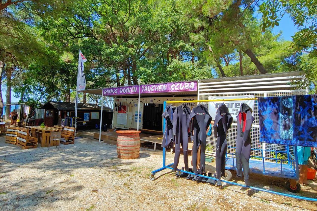 Lux Camp - Mobile Homes In Bi Village Fažana Eksteriør bilde