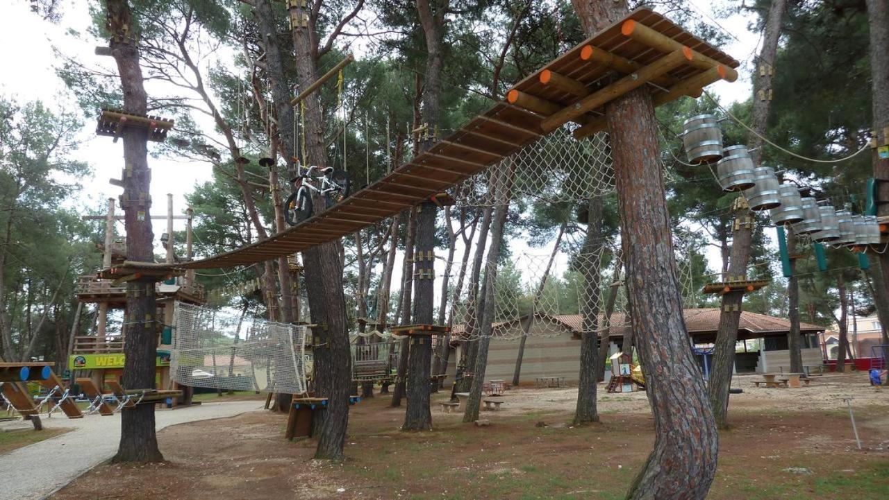 Lux Camp - Mobile Homes In Bi Village Fažana Eksteriør bilde