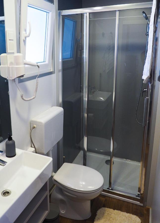 Lux Camp - Mobile Homes In Bi Village Fažana Eksteriør bilde