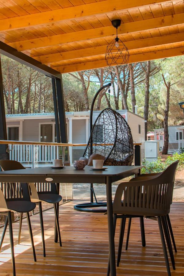 Lux Camp - Mobile Homes In Bi Village Fažana Eksteriør bilde